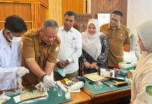 Mahasiswa Perpustakaan UIN Ar-Raniry Praktik Restorasi Naskah di Museum Aceh