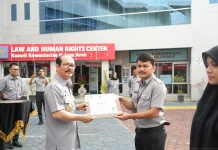Kakanwil Kemenkum Aceh Beri Penghargaan Pelayanan Terbaik Bagi Pegawai