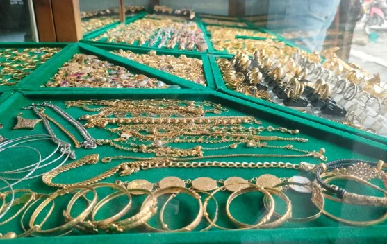 Harga Emas di Banda Aceh Hari Ini Kembali Turun Drastis