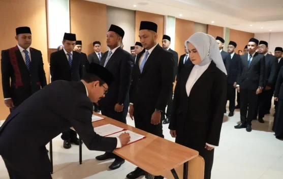 Kakanwil Kementerian Hukum Aceh Melantik 24 Notaris