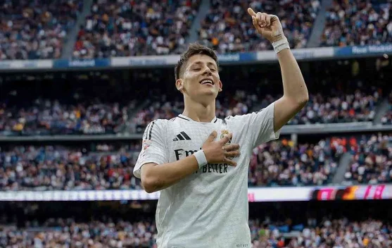 Deretan Pesepak Bola Muslim di Klub Top Eropa Tetap Berpuasa saat Ramadan