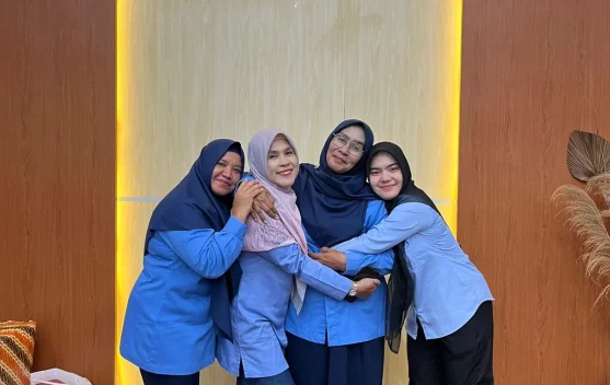 Cut Zahrita Penyiar RRI: 23 Tahun Menjaga Martabat Bahasa Aceh dari Udara