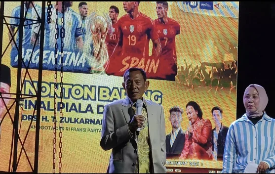 Ratusan Warga Meriahkan Nobar Final Piala Dunia di Rumah Aspirasi Ampon Bang