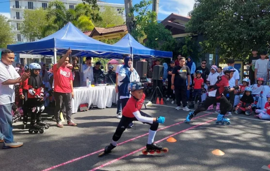 Ratusan Peserta Ramaikan Walikota Cup Kompetisi Sepatu Roda di Car Free Day