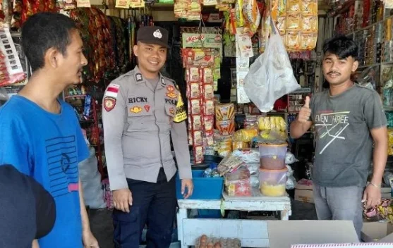 Polsek Krueng Sabee Intensifkan Patroli Harkamtibmas di Pasar Tradisional