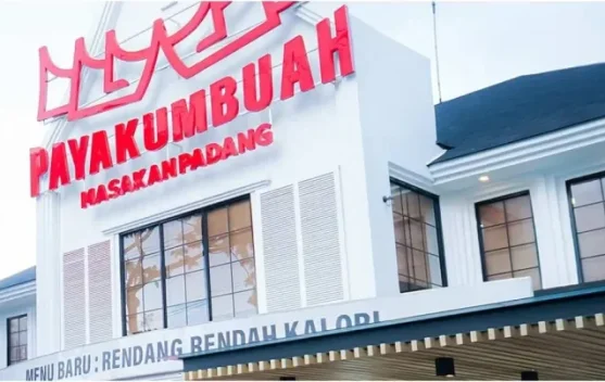 Mengapa Warung Nasi Padang Ada di Mana-Mana?