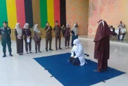 Enam Terpidana Pelanggar Syariat Islam di Banda Aceh Dihukum Cambuk