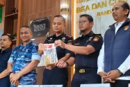 Selundupkan Hampir 3 Kg Emas ke Malaysia, WNA China Ditangkap di Bandara SIM