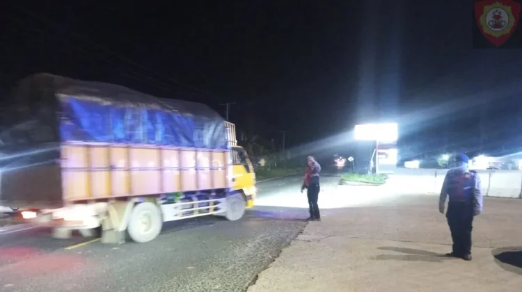 Cegah C3, Polisi Mesuji Periksa Kendaraan Perbatasan