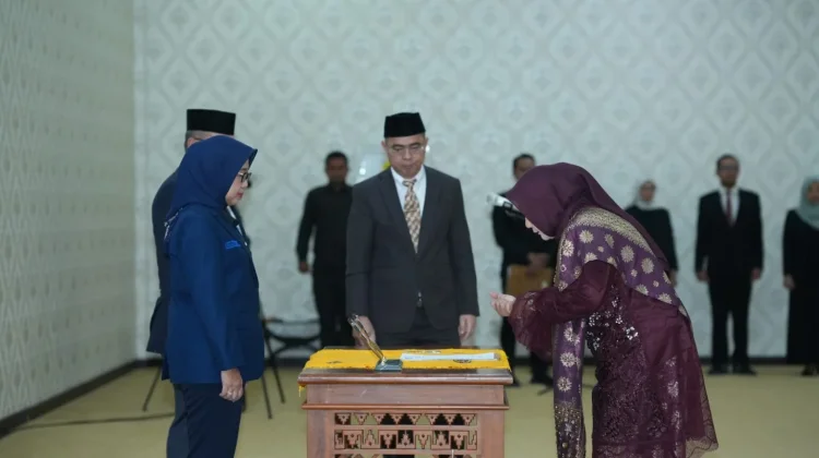 Unila Lantik Kepala Biro Keuangan dan Dua Pejabat Fungsional