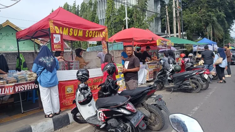 Fenomena War Takjil di Bandarlampung Mulai Diserbu Pembeli pada Sore