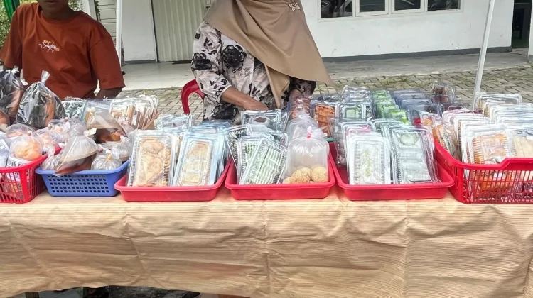 Pedagang Rasakan Berkah Jualan Takjil Selama Ramadan