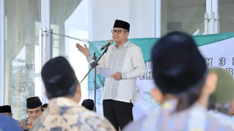 Safari Ramadan di Gedung Jaya, Sekda Tulang Bawang Beri Hibah Masjid