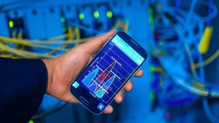 Bagaimana Sinyal Internet Sampai ke Smartphone Kita?