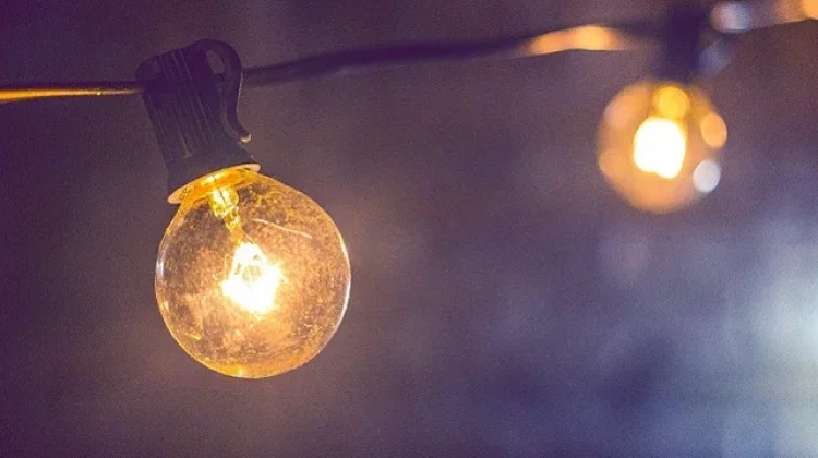 Bagaimana Lampu Bisa Menyala? Proses Listrik yang Sederhana