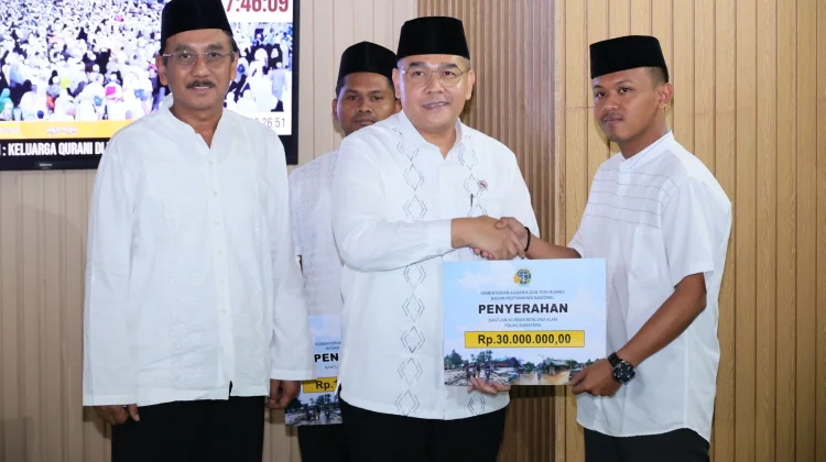 Kementerian ATR/BPN Salurkan Bantuan untuk Pegawai Terdampak Bencana di Aceh