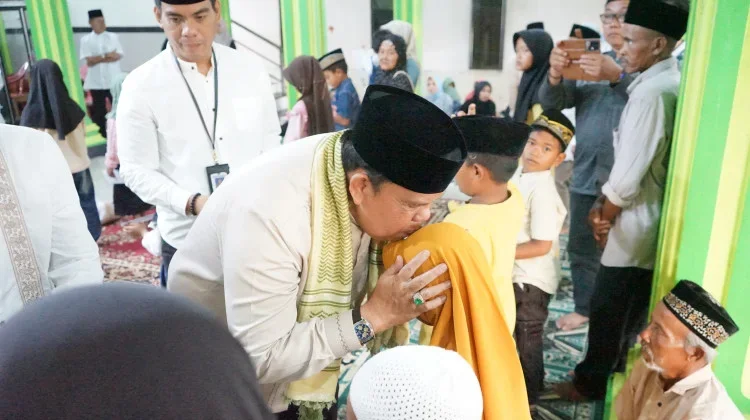 Safari Ramadhan, Wabup Lampung Timur Salurkan Hibah dan Santunan
