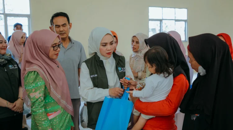 TP PKK Lampung Salurkan Bansos di Kota Metro