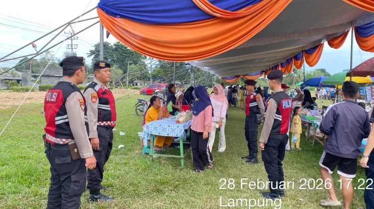 Patroli Presisi Amankan Pasar Takjil Menggala