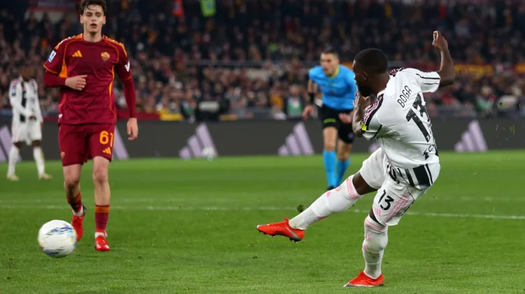 Duel Sengit Enam Gol Warnai Roma Kontra Juventus