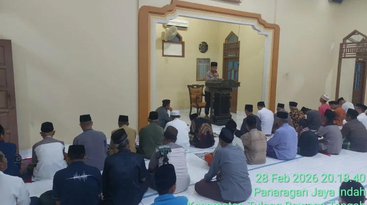 Tarawih Keliling Kapolsek Tulang Bawang tengah Pererat Warga