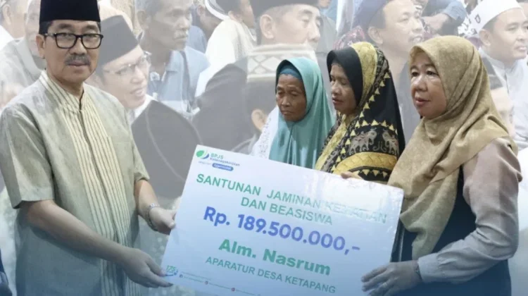 Bupati Lampung Utara Salurkan Bantuan Saat Safari Ramadhan