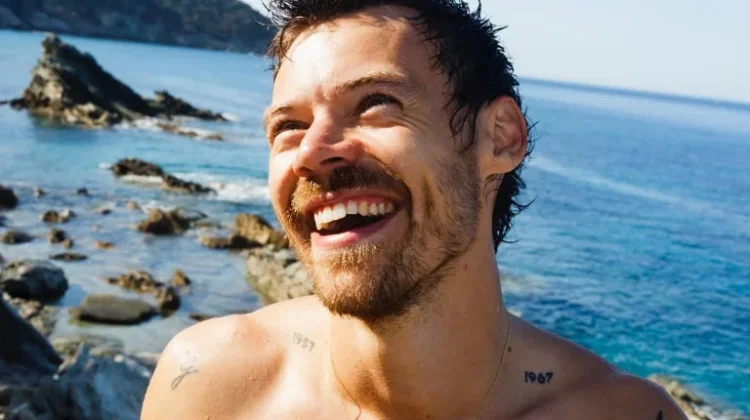 Harry Styles Rilis Album Keempat 'KISSCO', Cerita soal 'Carla's Song' dan Momen di Berlin