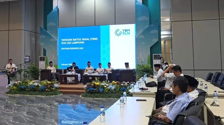 YBM PLN UID Lampung Salurkan Zakat Rp2,4 milyar