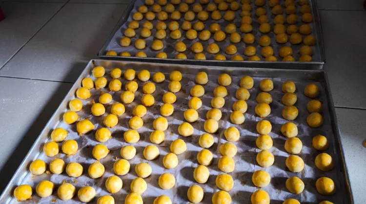 Bisnis Kue Kering Marak jelang Lebaran, Ibu Novitasari Kebanjiran Pesanan