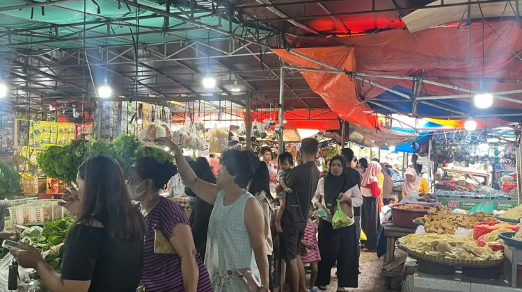 Tips Belanja Aman jelang Lebaran: Perhatikan Izin Edar dan Kedaluwarsa