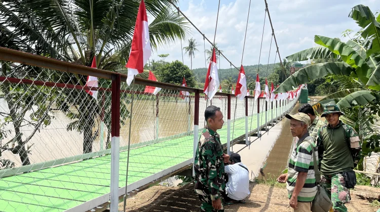 Warga Sambut Baik Jembatan Gantung di Way Sekampung