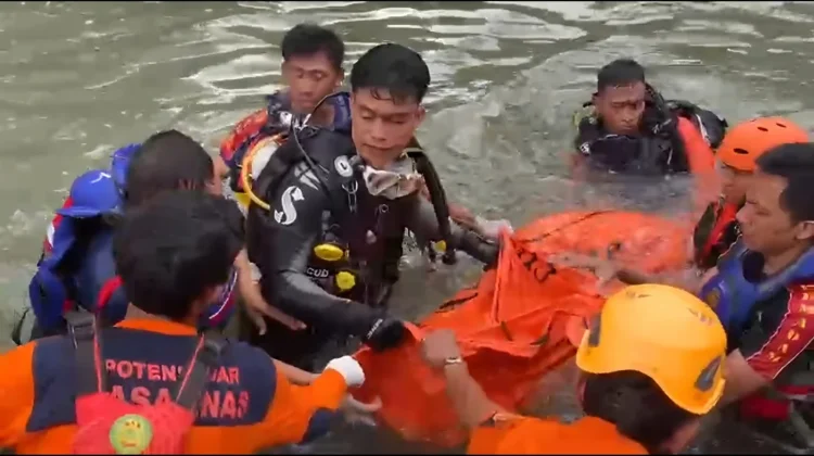 Tim SAR Temukan Anak Tenggelam di Sungai Kali Balok