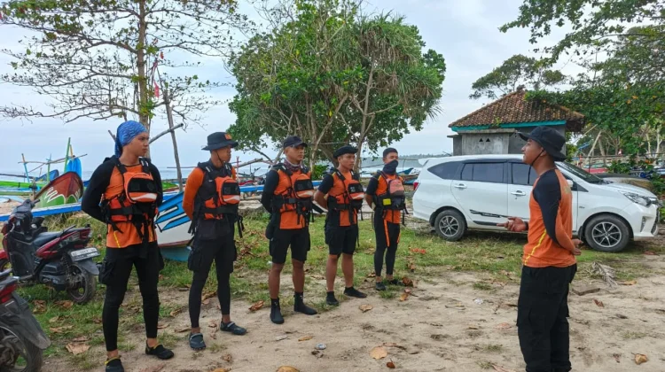 Tim SAR Cari Nelayan Hilang di Perairan Pesisir Barat