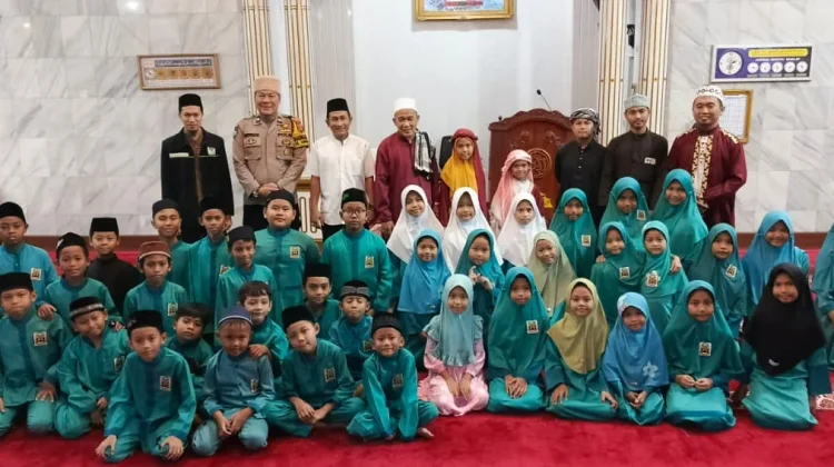Sahur Bersama dan Zakat Ramadan Ramaikan Kegiatan di Masjid Taqwa Gunung Sari