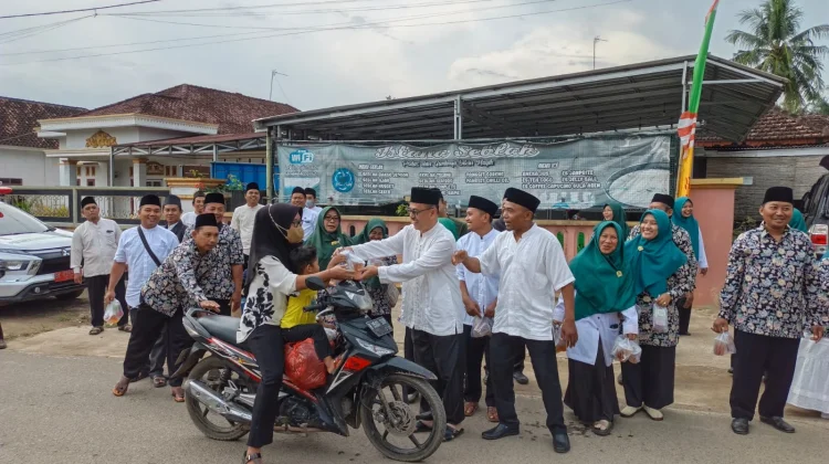 Ramadan Berkah, Kemenag Lampung Tengah Tebar Takjil