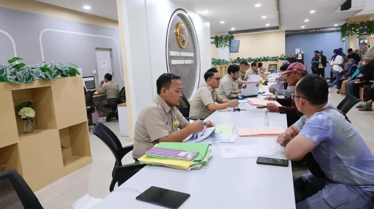 PELATARAN:  Kantah Bandar Lampung Tetap Hadir Layani Masyarakat di Akhir Pekan