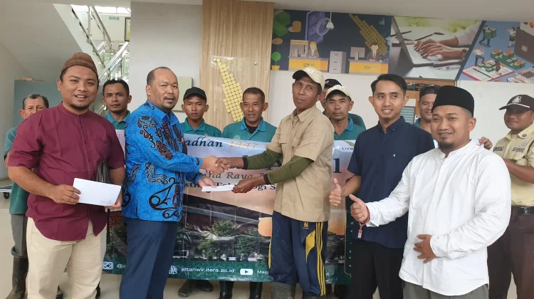 Rumah Amal Masjid Attanwir Itera Salurkan Zakat Perdana