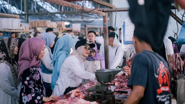 Jelang Lebaran, Bupati Lampung Timur Sidak Pasar Pantau Harga Daging Sapi