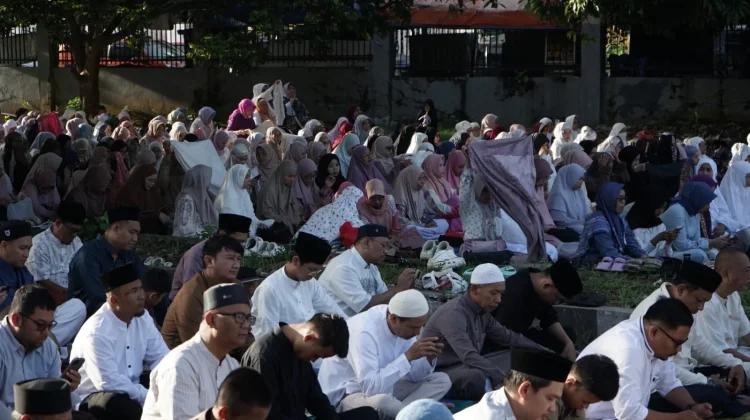 Ratusan Umat Muslim di Bandar Lampung Shalat Ied di Gedung Wanita