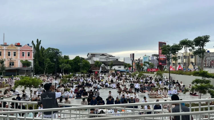 Salat Id Perdana, Ribuan Jemaah Padati Masjid Raya Al Bakrie