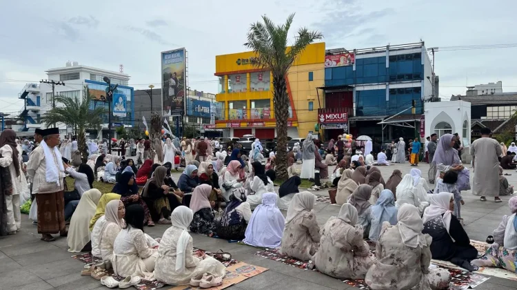 Penuh Suka Cita, Warga Bandarlampung Rayakan Kemenangan di Hari Idulfitri
