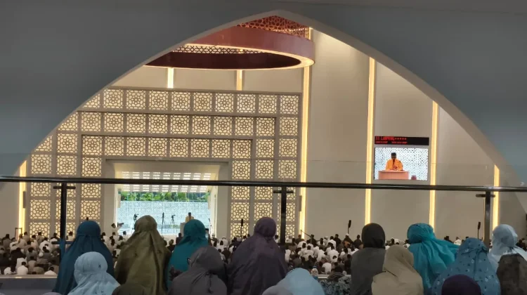 Puluhan Ribu Jamaah Padati Salat Idul Fitri di Masjid Al Bakrie