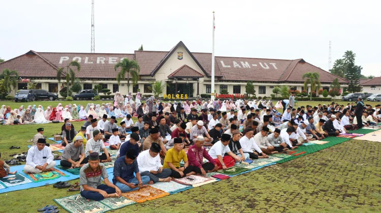 Polres Lampung Utara Gelar Sholat Idul Fitri Bersama Masyarakat