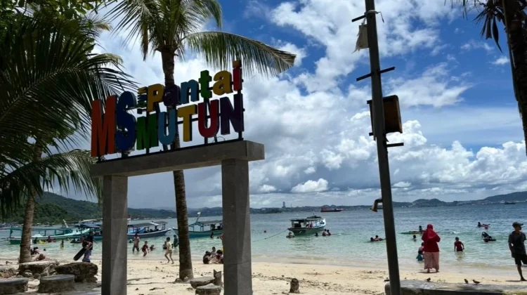 Pantai Mutun, Wisata Pesisir Tempat Libur Lebaran Favorit Keluarga
