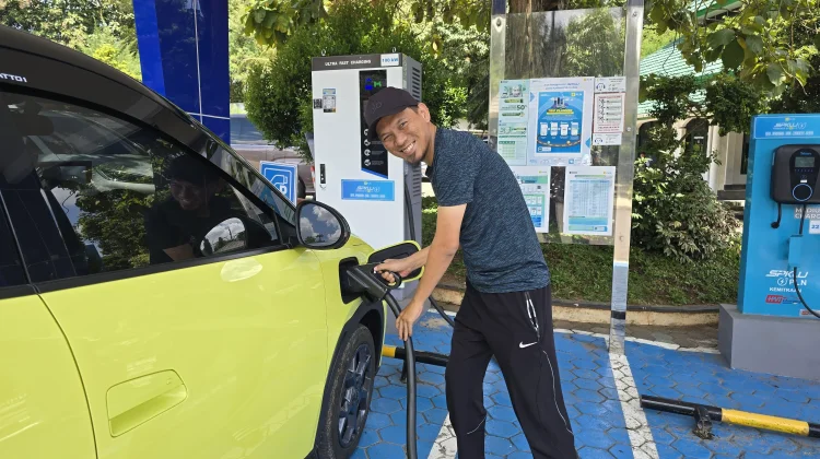 PLN Gulirkan Program “Spontan Mudik Pakai Mobil Listrik”