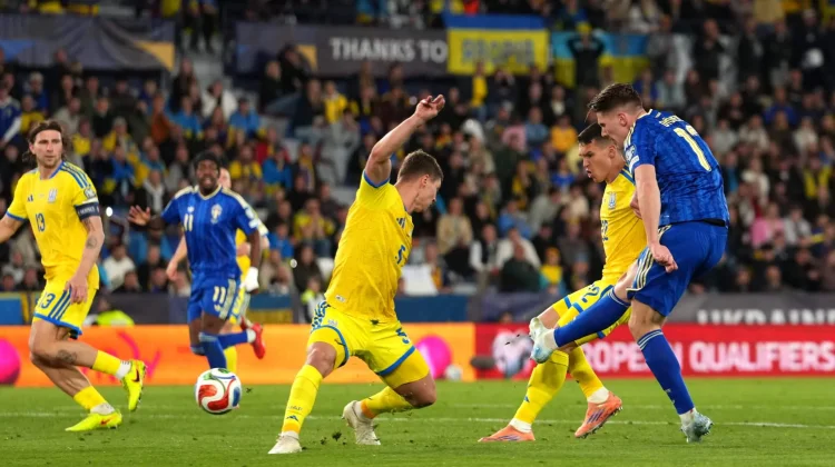 Gyokeres Hattrick, Swedia Tekuk Ukraina 3-1
