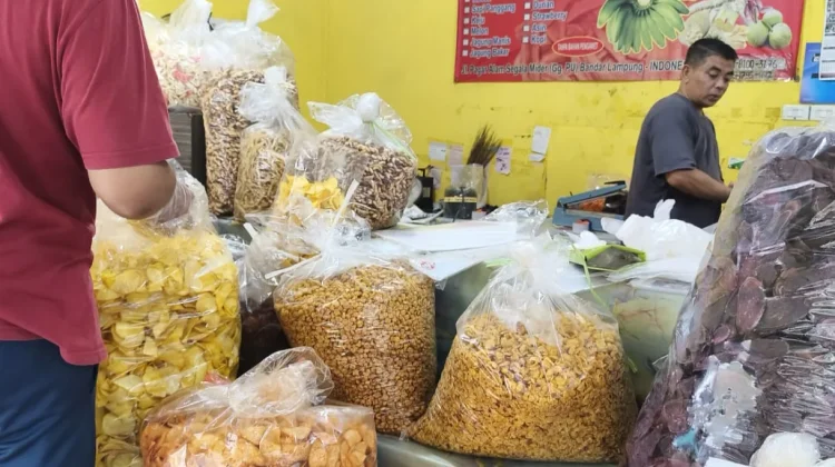 Sentra Oleh-Oleh Keripik di Gg PU jadi Primadona