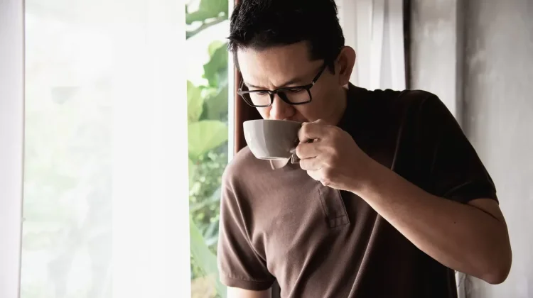 Kenapa Ngopi Sendiri Kadang Terasa Lebih Menyenangkan?