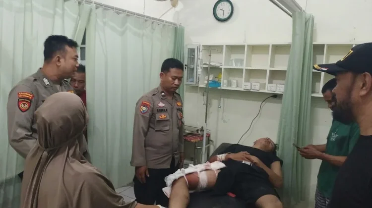 Polsek Padang Cermin Evakuasi Korban Laka Lantas di Jalan Raya Way Ratai