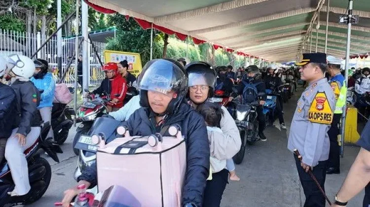 Ratusan Personel Polres Lampung Selatan Amankan Arus Balik di Lampung Selatan